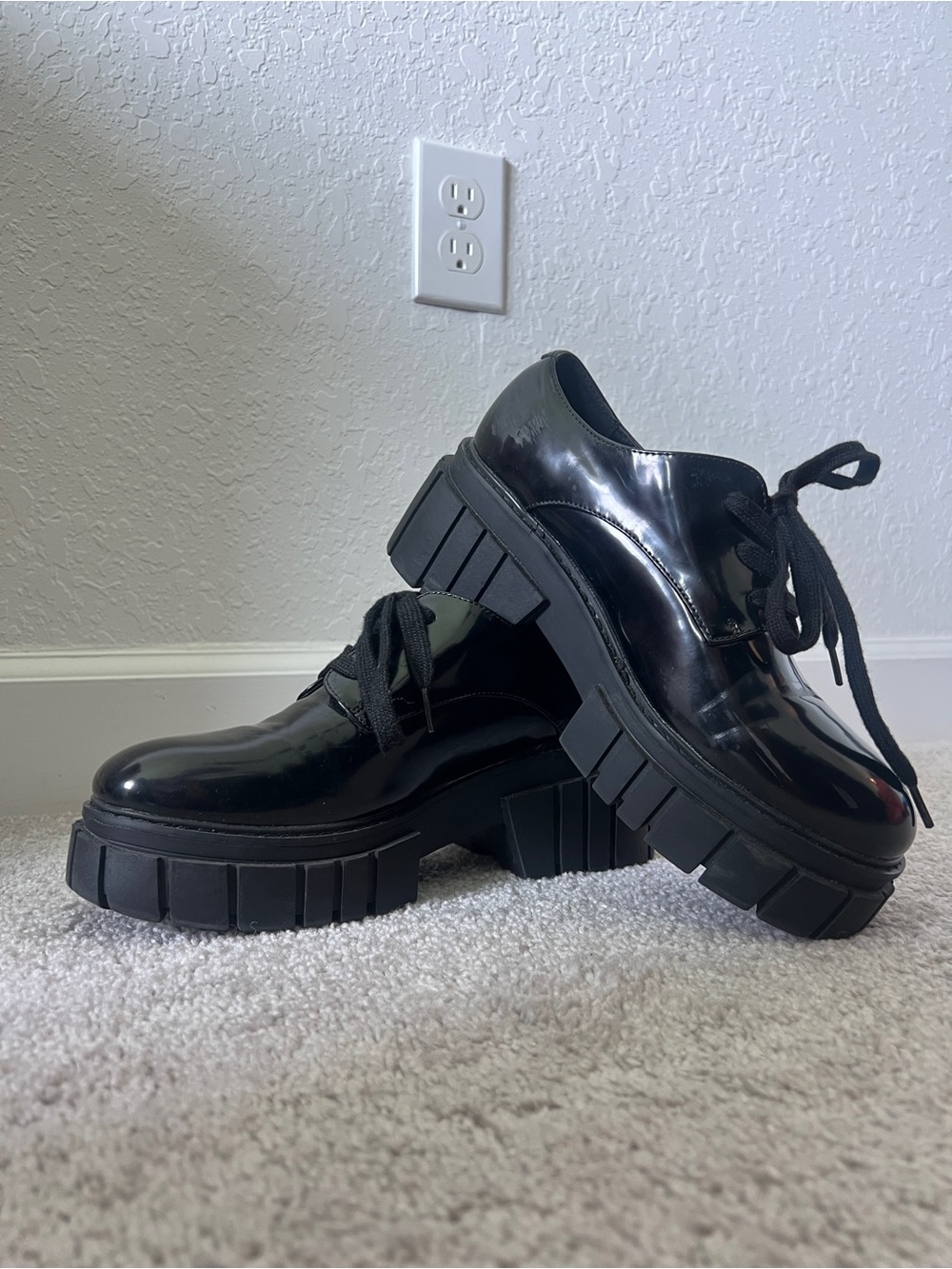 Madden Girl Black Patent Leather Chunky Platform Oxfords 8